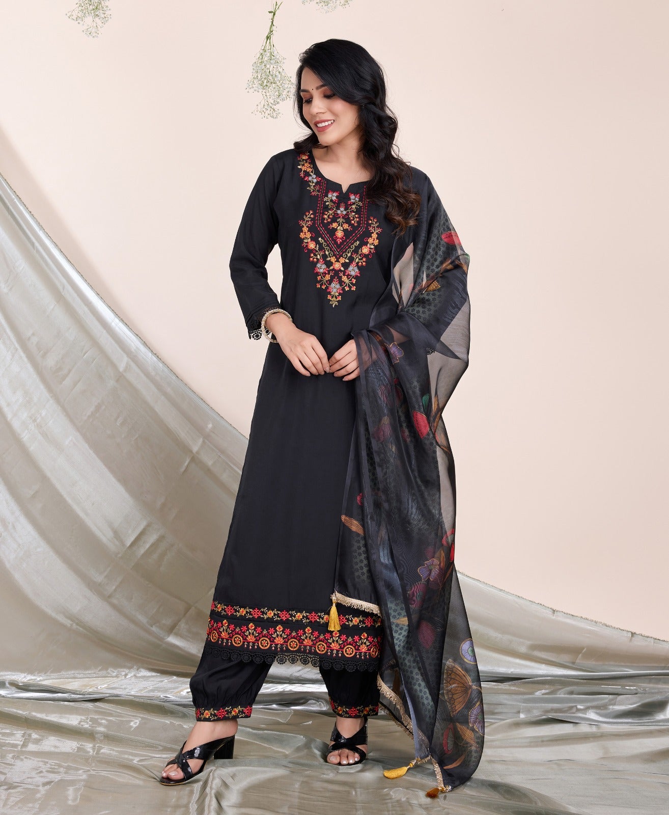 Kalyani - Women's Traditional Indian Salwar Kameez
