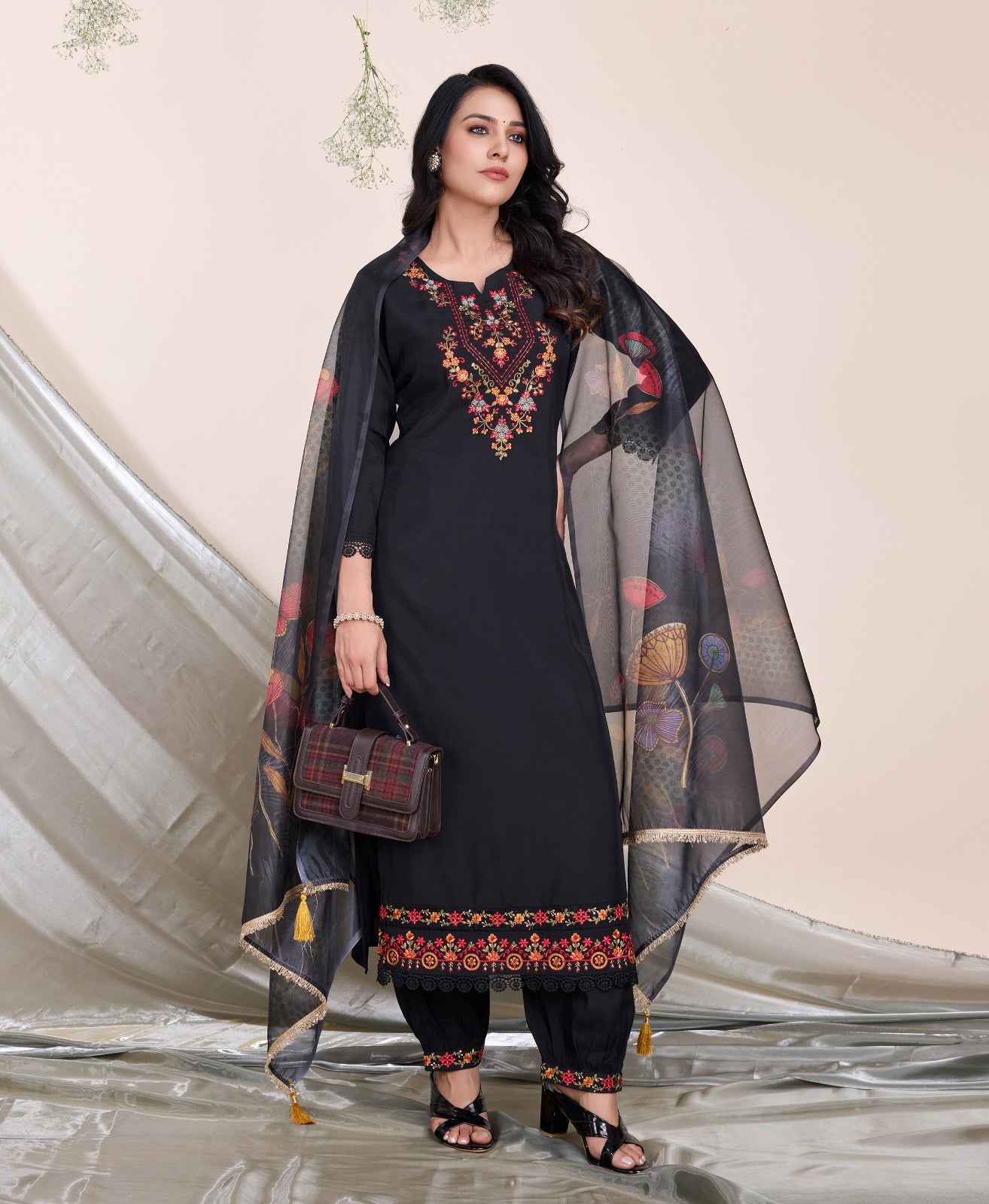 Kalyani - Women's Traditional Indian Salwar Kameez
