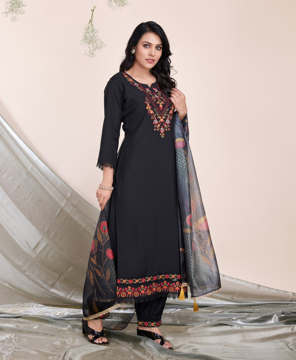 Kalyani - Women's Traditional Indian Salwar Kameez