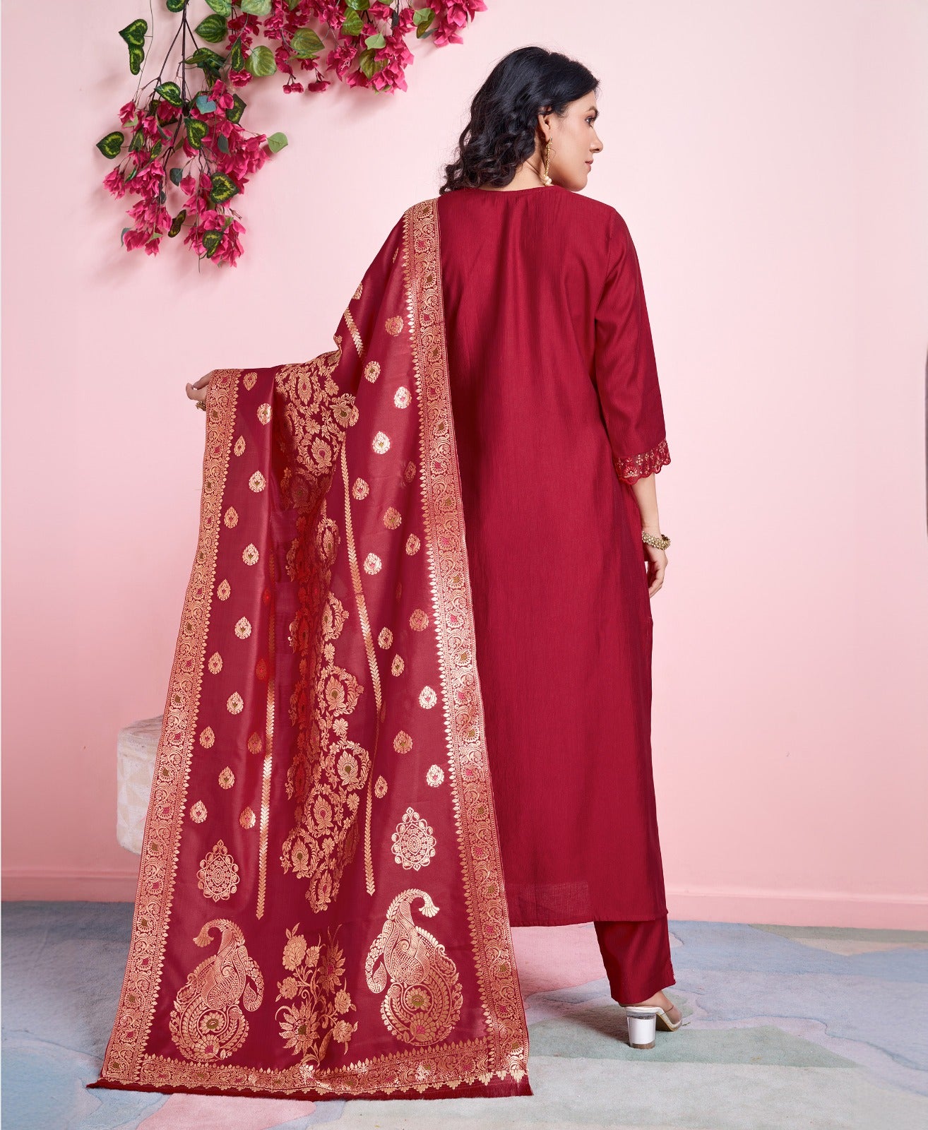 Saanvi - Traditional Indian Kurta Suit Set